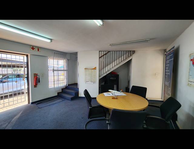 500M² WAREHOUSE TO LET IN SPARTAN